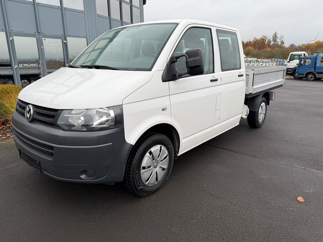 Volkswagen VW T 5 2,0 TDI Doka AHK Klima 114 PS - Platós kisteherautó, Duplakabinos kisteherautó: 3 kép. Volkswagen VW T 5 2,0 TDI Doka AHK Klima 114 PS - Platós kisteherautó, Duplakabinos kisteherautó: 3 kép.