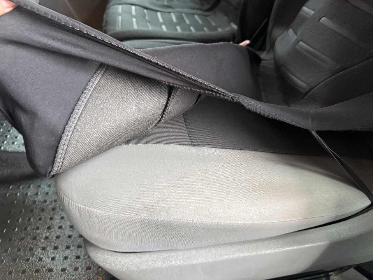 Volkswagen VW T 5 2,0 TDI Doka AHK Klima 114 PS - Platós kisteherautó, Duplakabinos kisteherautó: 4 kép. Volkswagen VW T 5 2,0 TDI Doka AHK Klima 114 PS - Platós kisteherautó, Duplakabinos kisteherautó: 4 kép.