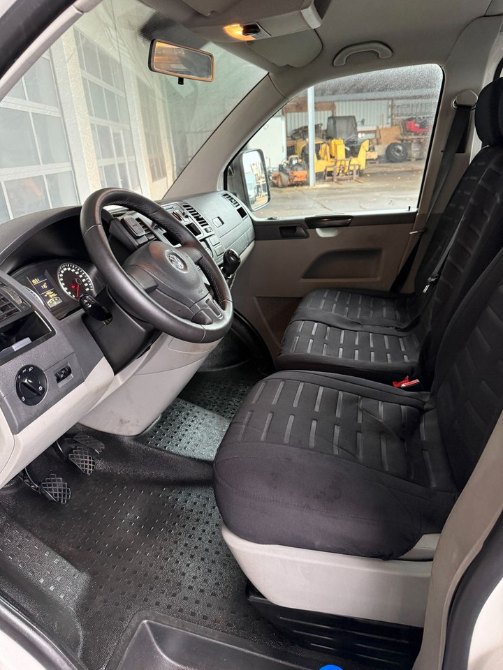 Volkswagen VW T 5 2,0 TDI Doka AHK Klima 114 PS - Platós kisteherautó, Duplakabinos kisteherautó: 5 kép. Volkswagen VW T 5 2,0 TDI Doka AHK Klima 114 PS - Platós kisteherautó, Duplakabinos kisteherautó: 5 kép.