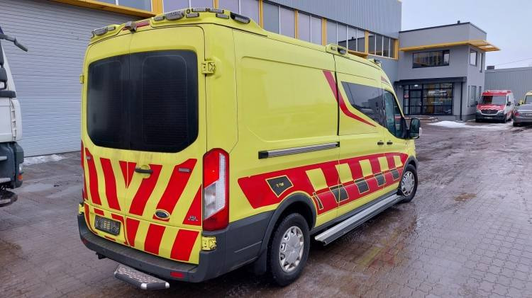FORD TRANSIT 2,0TDI AMBULANCE KLIMA 1.2018 EURO 6, 3 UNITS - Mentőautó: 3 kép. FORD TRANSIT 2,0TDI AMBULANCE KLIMA 1.2018 EURO 6, 3 UNITS - Mentőautó: 3 kép.
