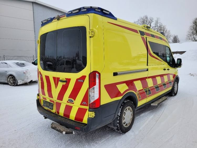 FORD TRANSIT 2,0TDI AMBULANCE KLIMA 4.2018 EURO 6, 3 UNITS - Mentőautó: 3 kép. FORD TRANSIT 2,0TDI AMBULANCE KLIMA 4.2018 EURO 6, 3 UNITS - Mentőautó: 3 kép.
