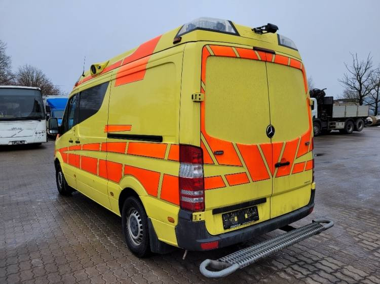 MERCEDES – BENZ SPRINTER 2.2D AMBULANCE (PROFILE) KLIMA 11.2014 EURO 5 - Mentőautó: 3 kép. MERCEDES – BENZ SPRINTER 2.2D AMBULANCE (PROFILE) KLIMA 11.2014 EURO 5 - Mentőautó: 3 kép.