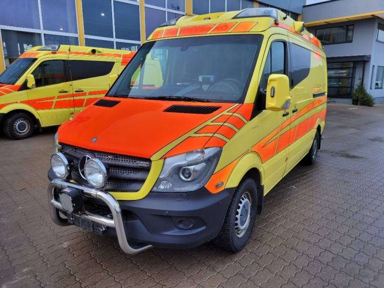MERCEDES – BENZ SPRINTER 2.2D AMBULANCE (PROFILE) KLIMA 11.2014 EURO 5 - Mentőautó: 2 kép. MERCEDES – BENZ SPRINTER 2.2D AMBULANCE (PROFILE) KLIMA 11.2014 EURO 5 - Mentőautó: 2 kép.