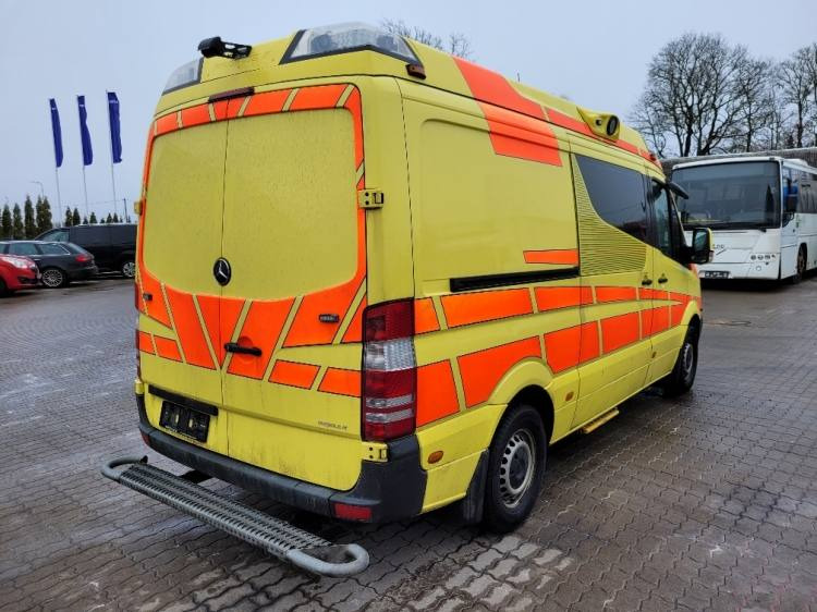 MERCEDES – BENZ SPRINTER 2.2D AMBULANCE (PROFILE) KLIMA 11.2014 EURO 5 - Mentőautó: 4 kép. MERCEDES – BENZ SPRINTER 2.2D AMBULANCE (PROFILE) KLIMA 11.2014 EURO 5 - Mentőautó: 4 kép.