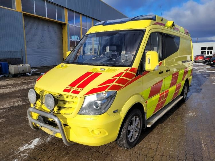 MERCEDES – BENZ SPRINTER 3.0D AMBULANCE (PROFILE) KLIMA 2.2016 EURO 6 - Mentőautó: 2 kép. MERCEDES – BENZ SPRINTER 3.0D AMBULANCE (PROFILE) KLIMA 2.2016 EURO 6 - Mentőautó: 2 kép.