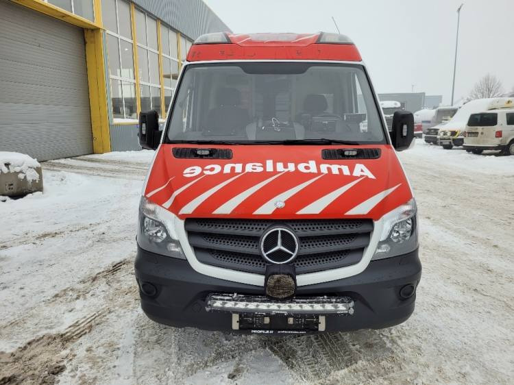 MERCEDES – BENZ SPRINTER 3.0D AMBULANCE (PROFILE) KLIMA 7.2015 EURO 6 - Mentőautó: 3 kép. MERCEDES – BENZ SPRINTER 3.0D AMBULANCE (PROFILE) KLIMA 7.2015 EURO 6 - Mentőautó: 3 kép.