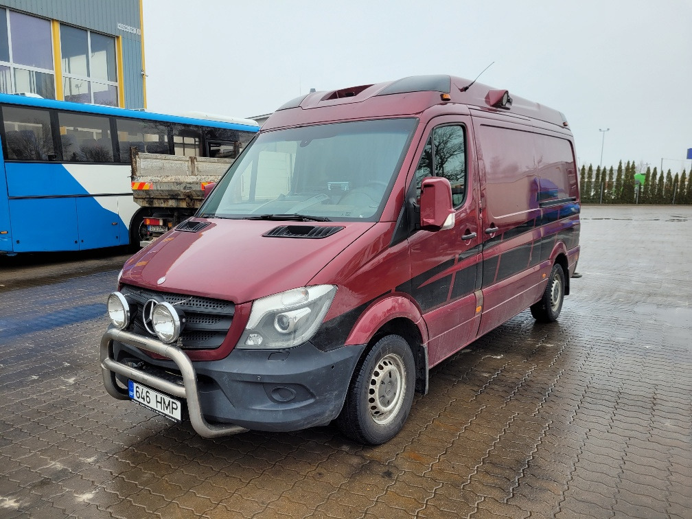 MERCEDES – BENZ SPRINTER 316 CDI ex ambulance 11.2014 EURO 5 - Furgon: 2 kép. MERCEDES – BENZ SPRINTER 316 CDI ex ambulance 11.2014 EURO 5 - Furgon: 2 kép.
