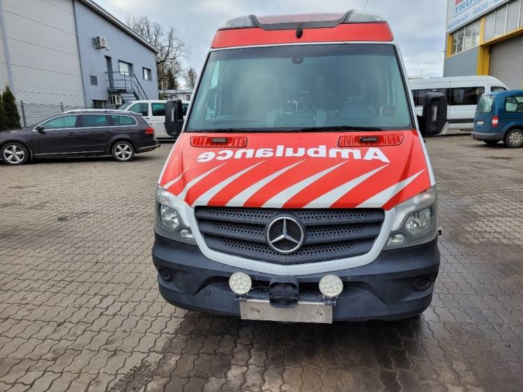 MERCEDES – BENZ SPRINTER 319 3.0D AMBULANCE (PROFILE) KLIMA, 6.2017, EURO 6 - Mentőautó: 3 kép. MERCEDES – BENZ SPRINTER 319 3.0D AMBULANCE (PROFILE) KLIMA, 6.2017, EURO 6 - Mentőautó: 3 kép.