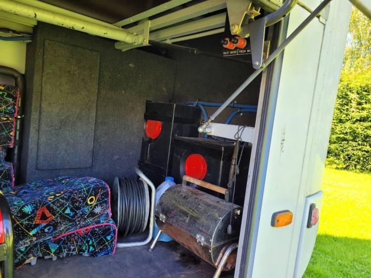 VOLVO B12M BERKHOF AXIAL70 MOTORHOME KLIMA 3.2003 - Távolsági busz: 4 kép. VOLVO B12M BERKHOF AXIAL70 MOTORHOME KLIMA 3.2003 - Távolsági busz: 4 kép.