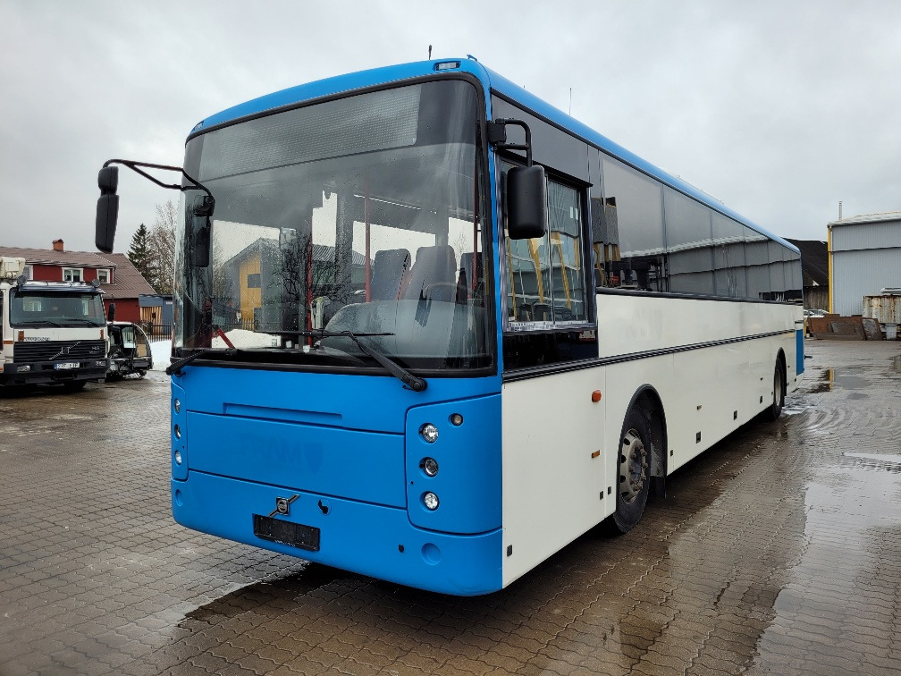VOLVO B9R VEST CONTRAST, KLIIMA, 10.2012, EURO 5, HANDICAP LIFT, 51 seats, 12,8m - Helyközi busz: 2 kép. VOLVO B9R VEST CONTRAST, KLIIMA, 10.2012, EURO 5, HANDICAP LIFT, 51 seats, 12,8m - Helyközi busz: 2 kép.