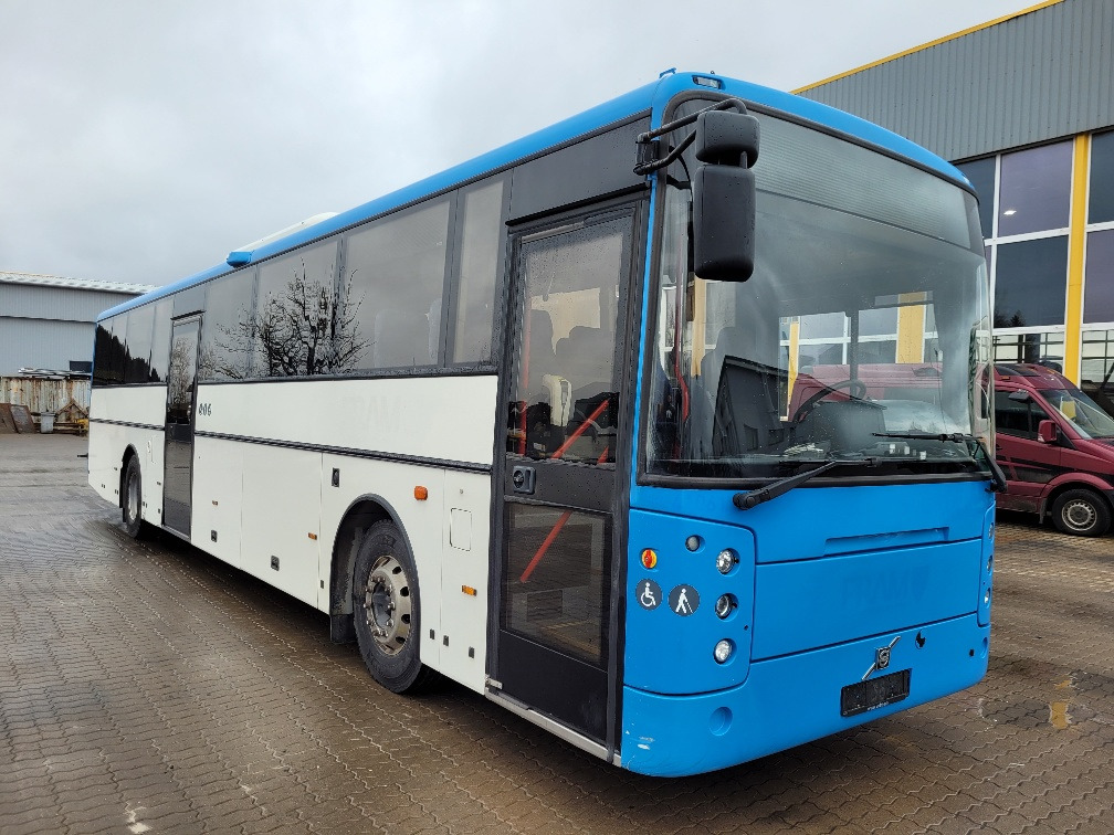 VOLVO B9R VEST CONTRAST, KLIIMA, 10.2012, EURO 5, HANDICAP LIFT, 51 seats, 12,8m - Helyközi busz: 1 kép. VOLVO B9R VEST CONTRAST, KLIIMA, 10.2012, EURO 5, HANDICAP LIFT, 51 seats, 12,8m - Helyközi busz: 1 kép.