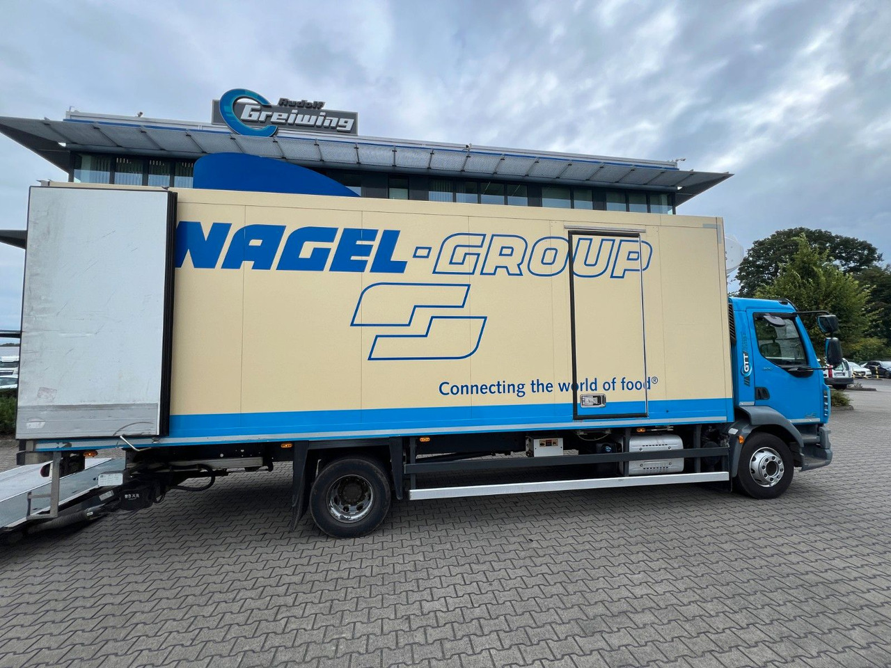 DAF LF 280 FA 16t. Multitemp, T1000 Spectrum - Hűtős teherautó: 2 kép. DAF LF 280 FA 16t. Multitemp, T1000 Spectrum - Hűtős teherautó: 2 kép.