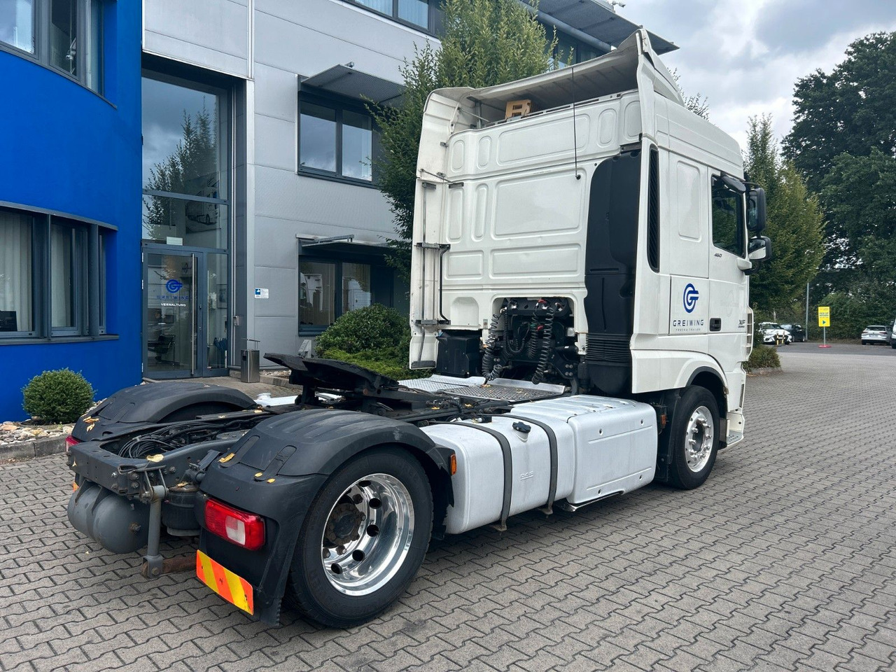 DAF XF 460 FT SC Low Deck, Automatik, Navi, E6 - Nyergesvontató: 4 kép. DAF XF 460 FT SC Low Deck, Automatik, Navi, E6 - Nyergesvontató: 4 kép.