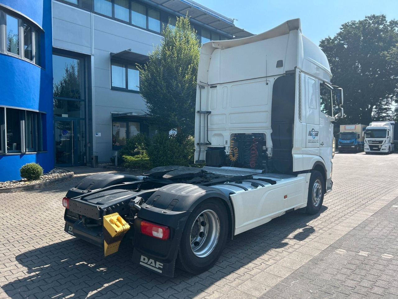 DAF XF 480 FT SSC, Standklima - Nyergesvontató: 3 kép. DAF XF 480 FT SSC, Standklima - Nyergesvontató: 3 kép.