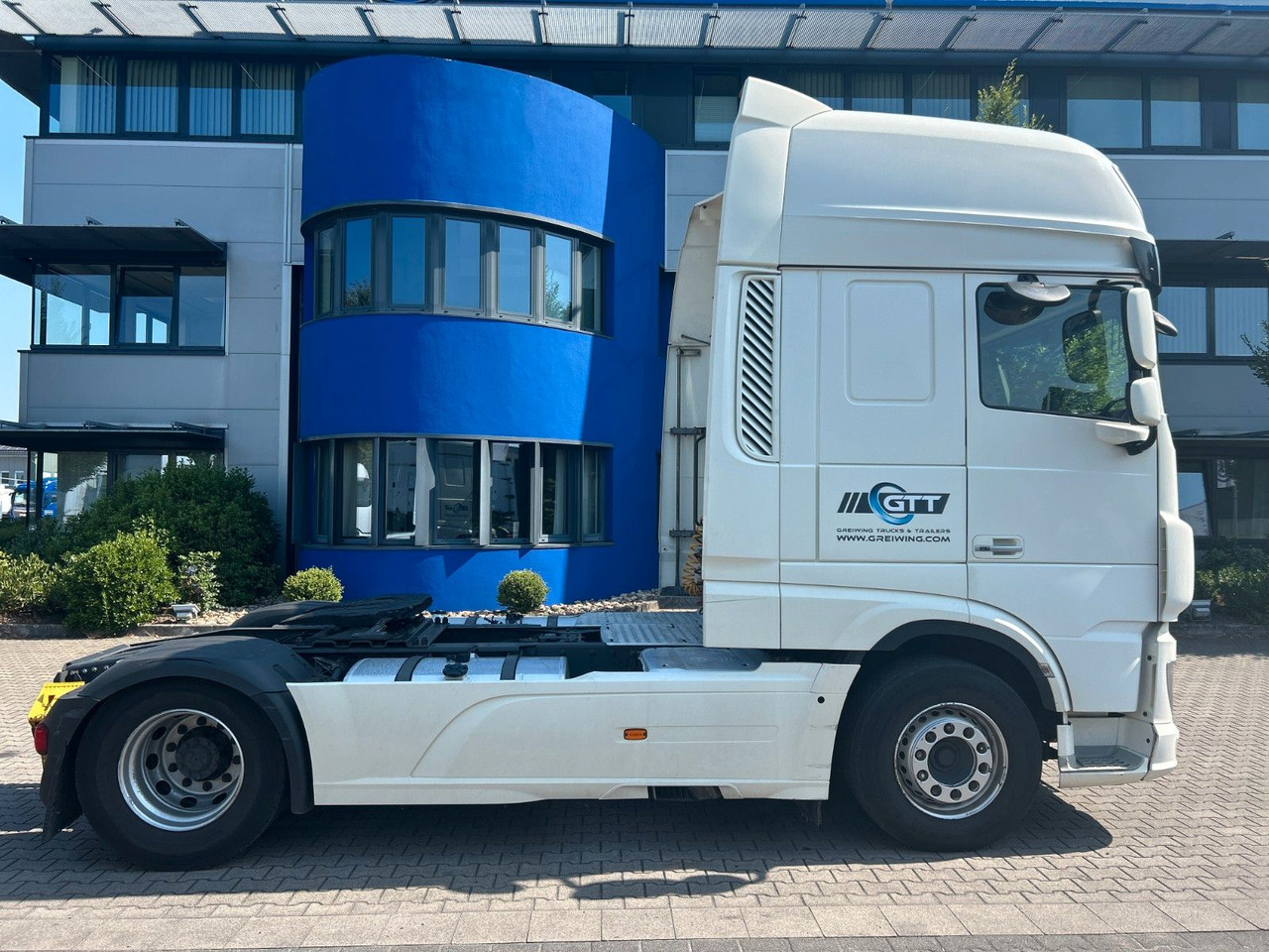 DAF XF 480 FT SSC, Standklima - Nyergesvontató: 2 kép. DAF XF 480 FT SSC, Standklima - Nyergesvontató: 2 kép.