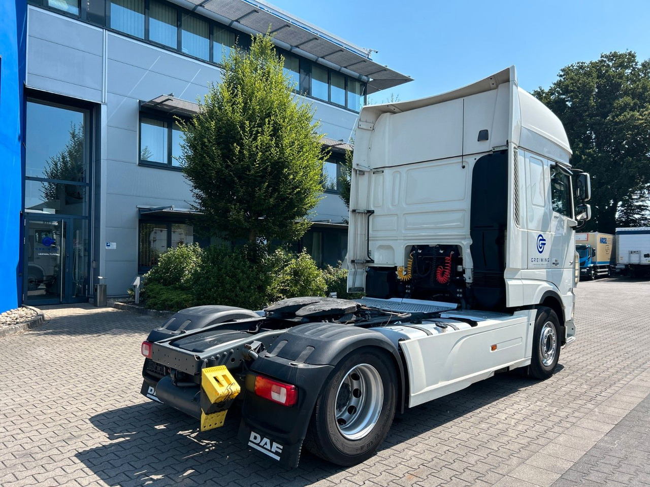 DAF XF 530 FT SSC, Standklima - Nyergesvontató: 3 kép. DAF XF 530 FT SSC, Standklima - Nyergesvontató: 3 kép.