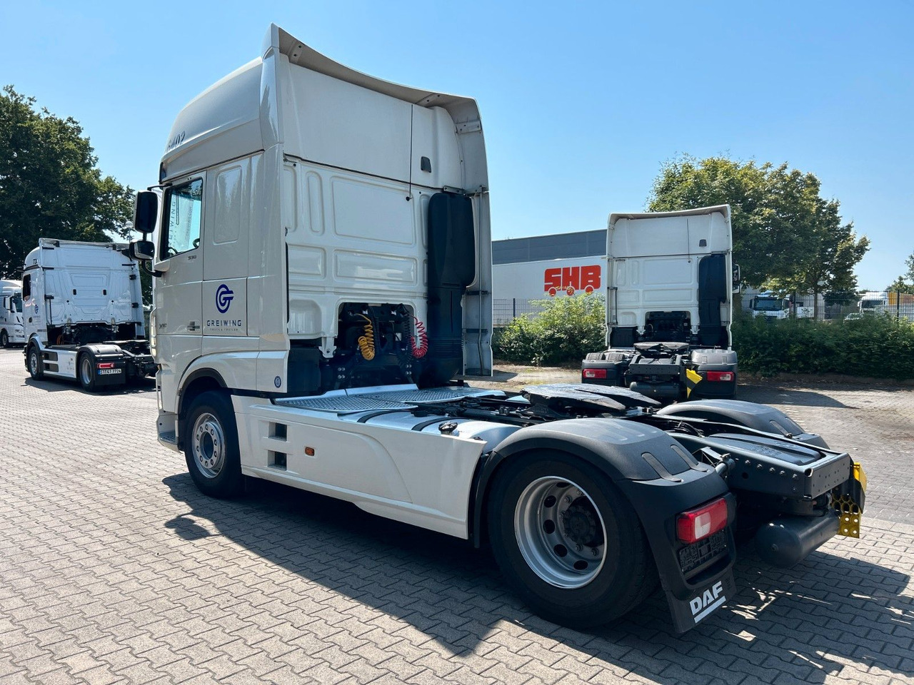 DAF XF 530 FT SSC, Standklima - Nyergesvontató: 5 kép. DAF XF 530 FT SSC, Standklima - Nyergesvontató: 5 kép.