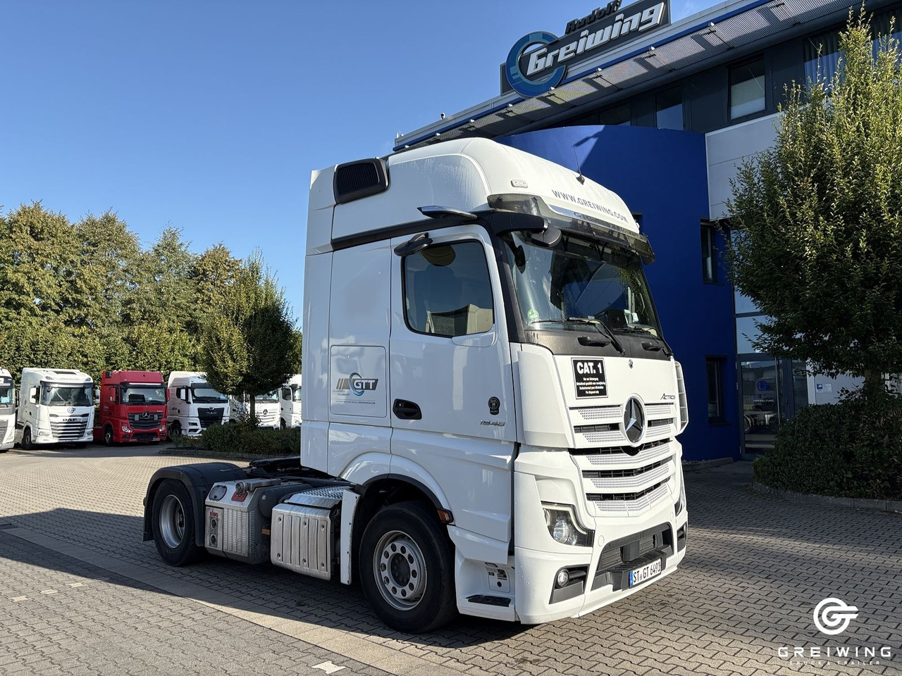 Mercedes-Benz 1848 Giga, NA, ADR, Kompressor - Nyergesvontató: 1 kép. Mercedes-Benz 1848 Giga, NA, ADR, Kompressor - Nyergesvontató: 1 kép.