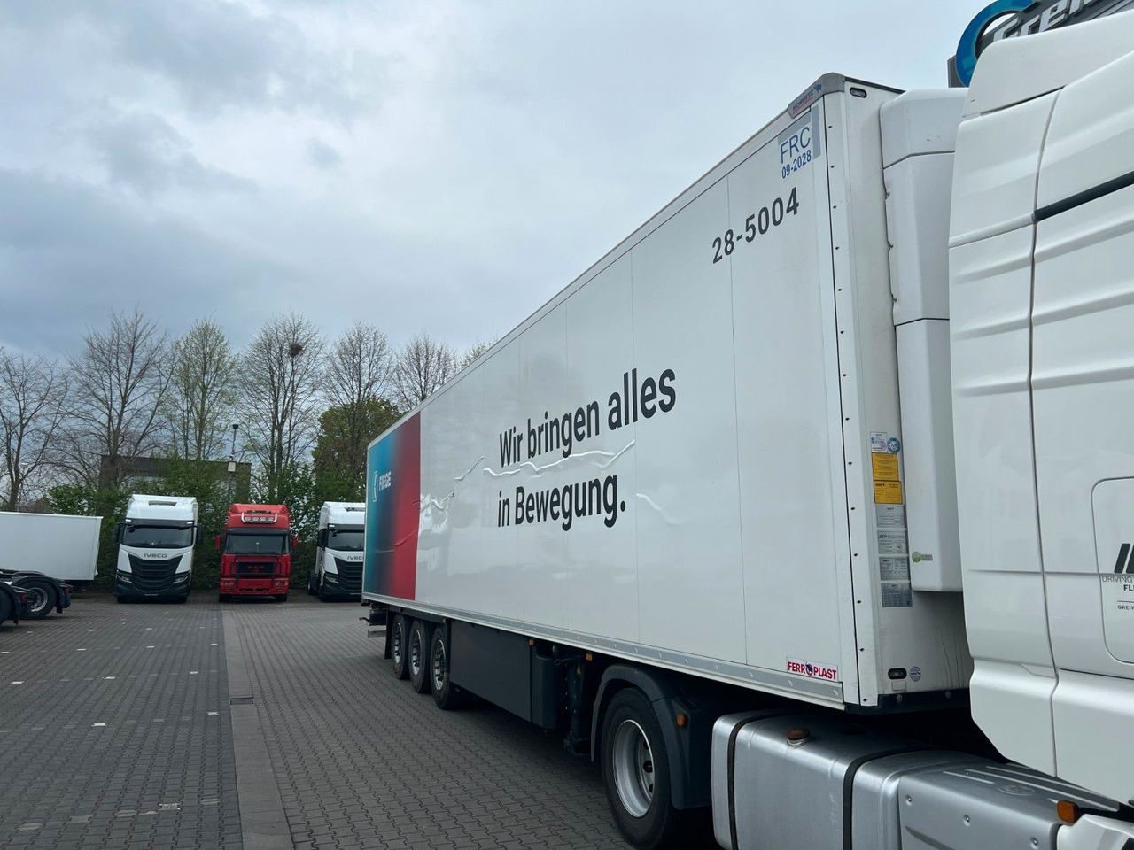 Schmitz Cargobull SKO 24/L - 13.4 FP TK SLXi 300; beschädigtes Fzg - Félpótkocsi hűtős: 1 kép. Schmitz Cargobull SKO 24/L - 13.4 FP TK SLXi 300; beschädigtes Fzg - Félpótkocsi hűtős: 1 kép.