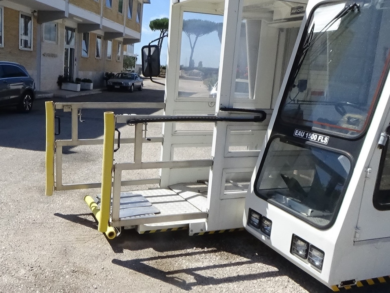 Aviogei FLS1500 EAU - Ambulift: 5 kép. Aviogei FLS1500 EAU - Ambulift: 5 kép.