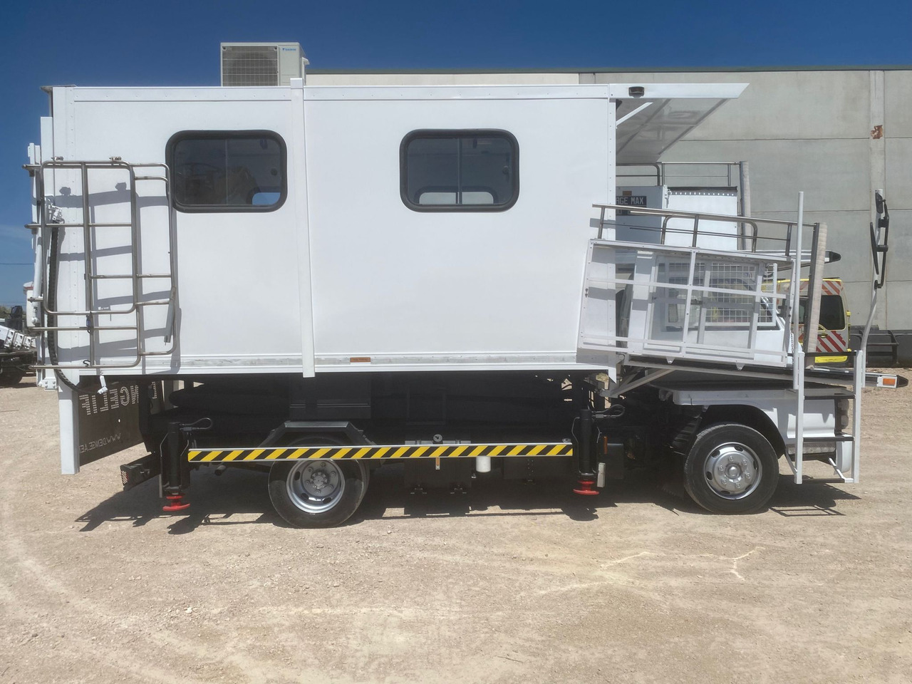 DENGE 5801 - Ambulift: 2 kép. DENGE 5801 - Ambulift: 2 kép.