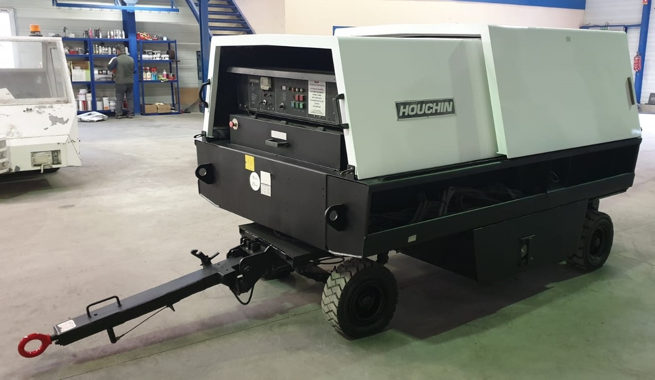 Houchin GPU C690 90KvA+28DC - Földi áramforrás: 2 kép. Houchin GPU C690 90KvA+28DC - Földi áramforrás: 2 kép.