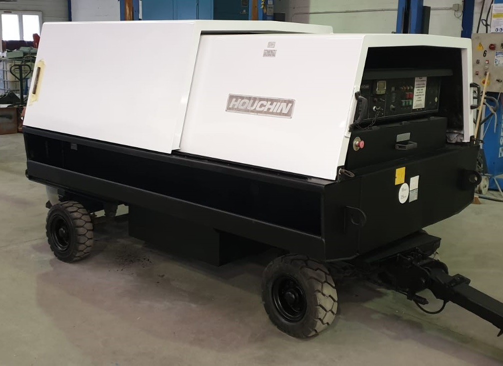 Houchin GPU C690 90KvA+28DC - Földi áramforrás: 1 kép. Houchin GPU C690 90KvA+28DC - Földi áramforrás: 1 kép.