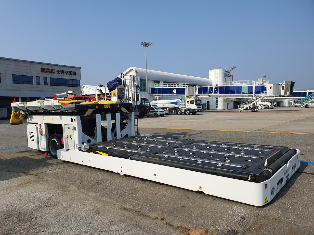 TLD Loader TXL838 - Konténer/ Rakodólap rakodógép: 4 kép. TLD Loader TXL838 - Konténer/ Rakodólap rakodógép: 4 kép.