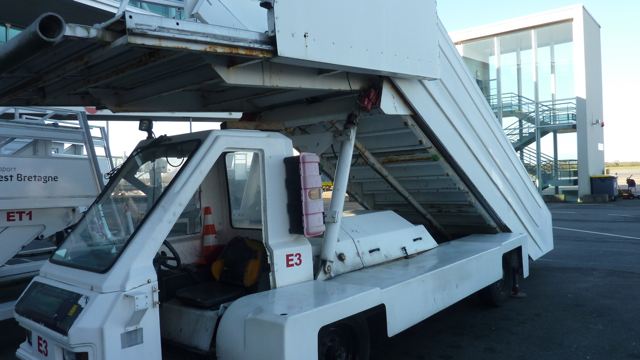 TLD Passenger stairs ABS580 - Utaslépcső: 1 kép. TLD Passenger stairs ABS580 - Utaslépcső: 1 kép.