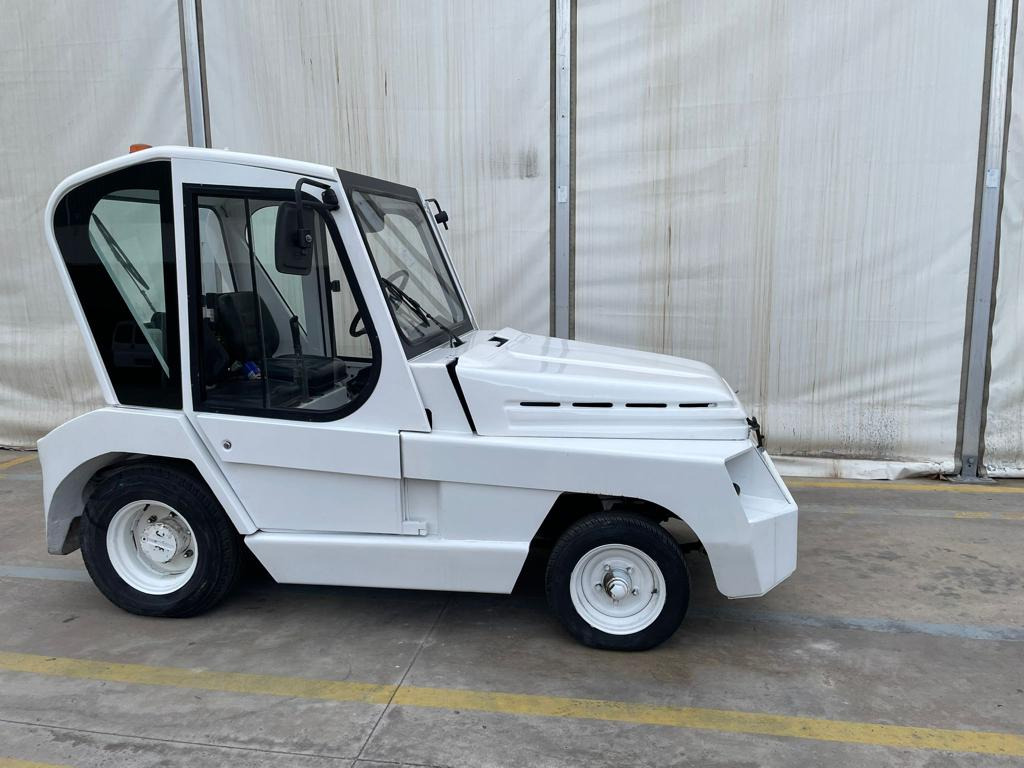 TLD TMX30 - Repülőgép vontató: 1 kép. TLD TMX30 - Repülőgép vontató: 1 kép.