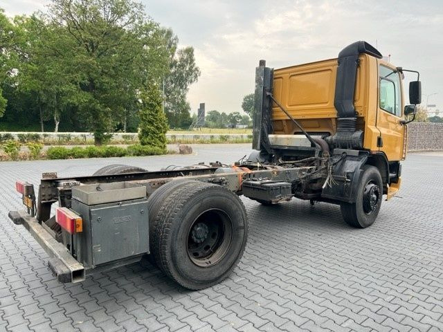 DAF CF 65 FA65.210 CF Right Hand Drive - Alvaz teherautó: 2 kép. DAF CF 65 FA65.210 CF Right Hand Drive - Alvaz teherautó: 2 kép.