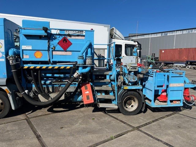 DAF LF 45 FA45.130 LF - Tartályos teherautó: 5 kép. DAF LF 45 FA45.130 LF - Tartályos teherautó: 5 kép.