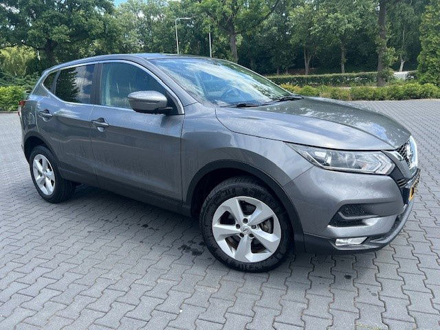 Nissan Qashqai 1.2 - Terepjáró/ SUV: 2 kép. Nissan Qashqai 1.2 - Terepjáró/ SUV: 2 kép.
