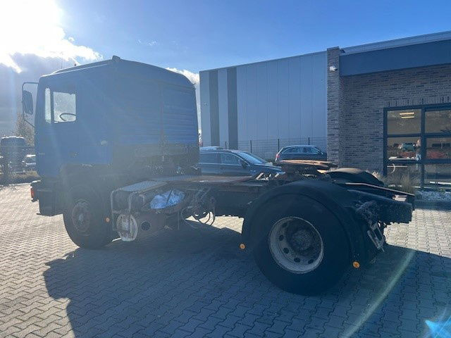 MAN 19.272 19.242 - Nyergesvontató: 3 kép. MAN 19.272 19.242 - Nyergesvontató: 3 kép.