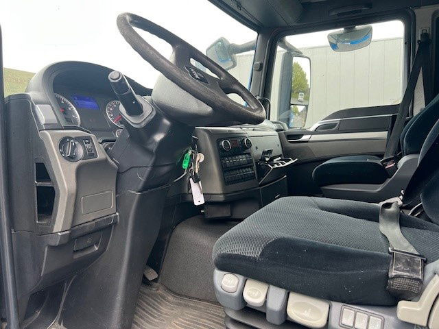 MAN TGS 18.320 .320 - Nyergesvontató: 5 kép. MAN TGS 18.320 .320 - Nyergesvontató: 5 kép.