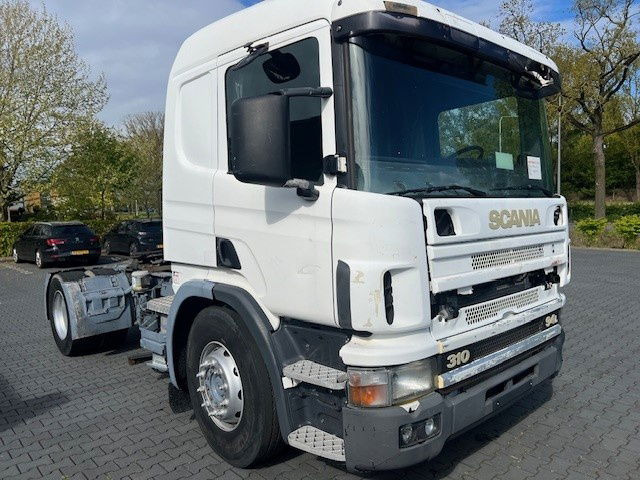 Scania P94-310 .310 - Nyergesvontató: 2 kép. Scania P94-310 .310 - Nyergesvontató: 2 kép.