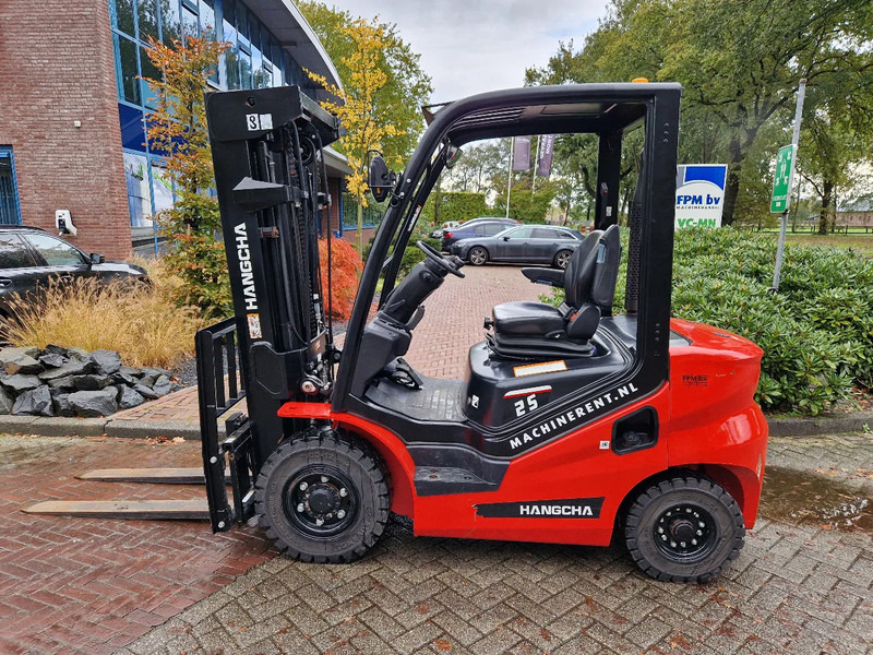 Hangcha CPCD25-XF2 - Villás targonca: 4 kép. Hangcha CPCD25-XF2 - Villás targonca: 4 kép.