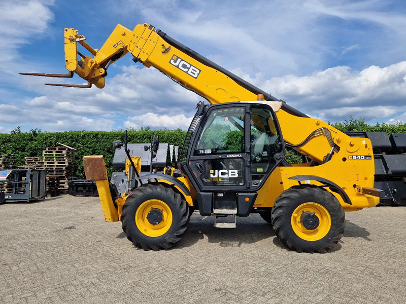 JCB 540-170 - Teleszkópos rakodó: 1 kép. JCB 540-170 - Teleszkópos rakodó: 1 kép.