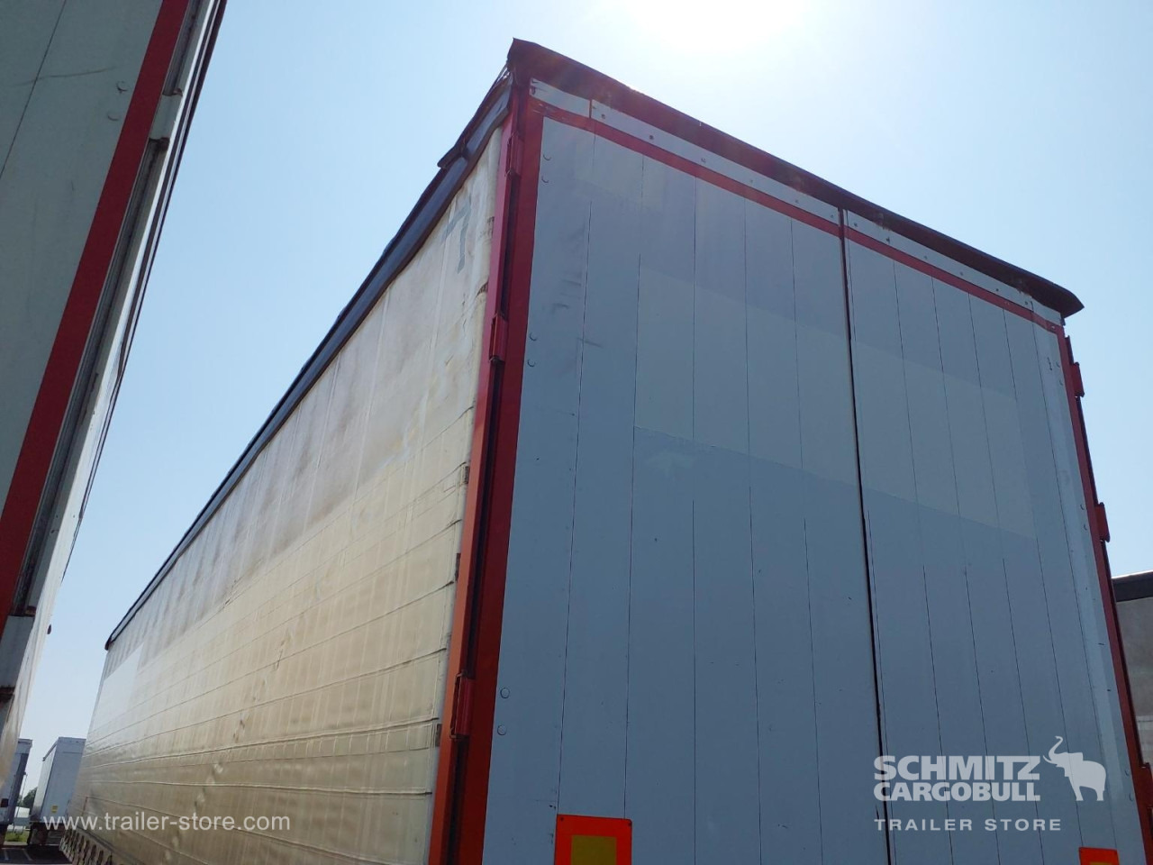 SCHMITZ Curtainsider Standard - Ponyvás félpótkocsi: 4 kép. SCHMITZ Curtainsider Standard - Ponyvás félpótkocsi: 4 kép.