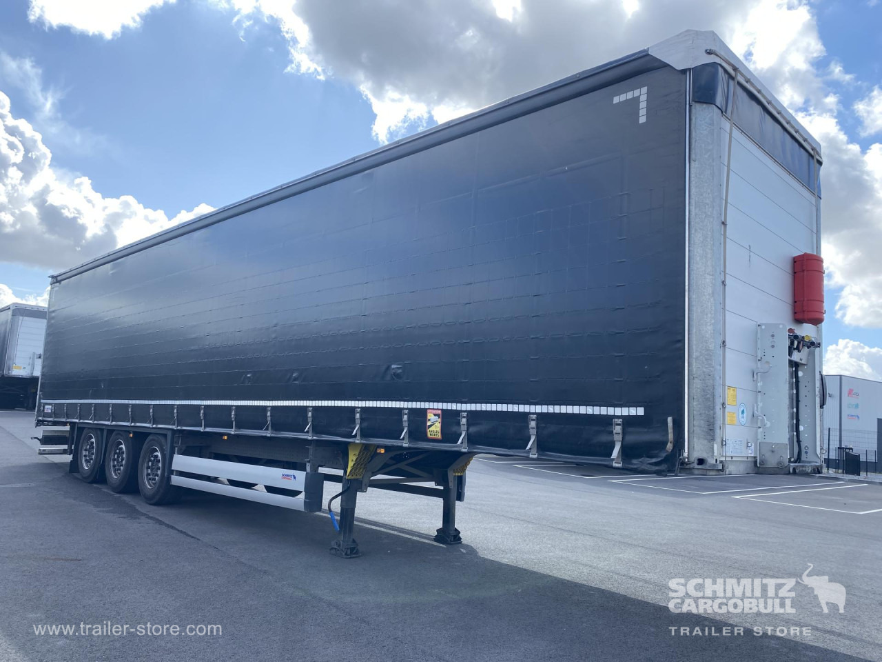 SCHMITZ Curtainsider Standard - Ponyvás félpótkocsi: 1 kép. SCHMITZ Curtainsider Standard - Ponyvás félpótkocsi: 1 kép.