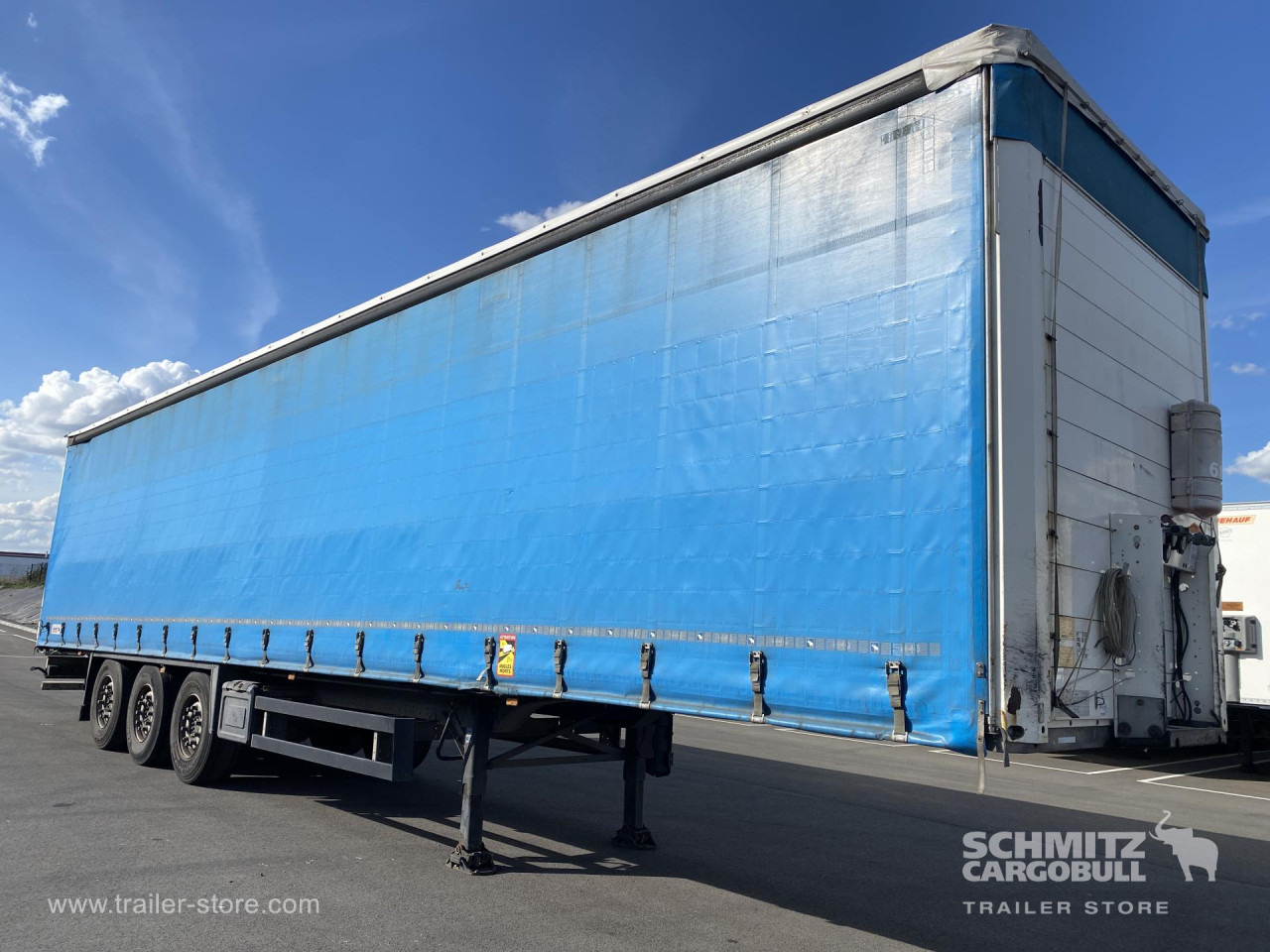 SCHMITZ Curtainsider Standard - Ponyvás félpótkocsi: 1 kép. SCHMITZ Curtainsider Standard - Ponyvás félpótkocsi: 1 kép.
