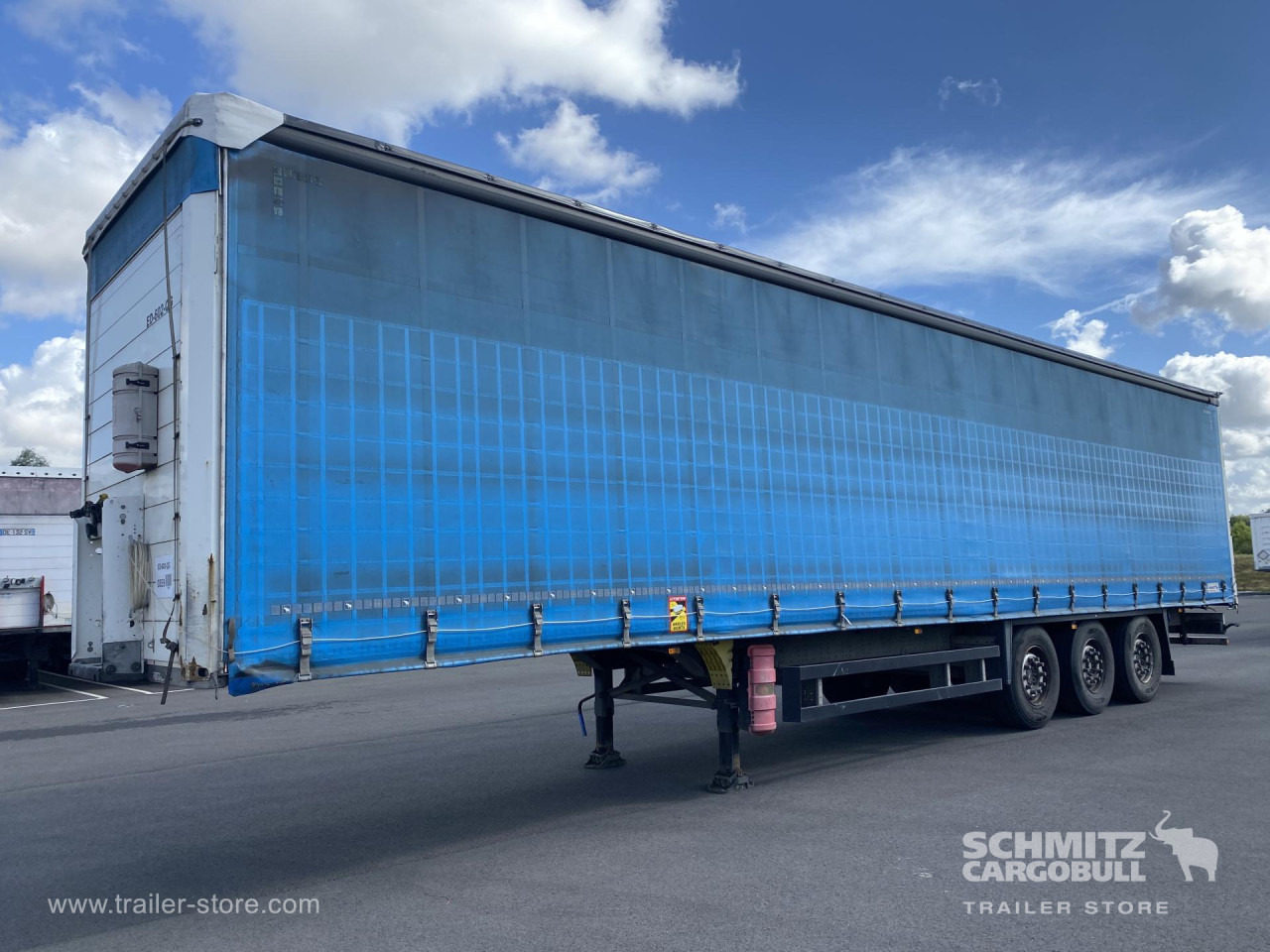 SCHMITZ Curtainsider Standard - Ponyvás félpótkocsi: 1 kép. SCHMITZ Curtainsider Standard - Ponyvás félpótkocsi: 1 kép.