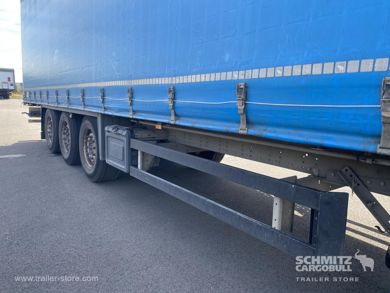 SCHMITZ Curtainsider Standard - Ponyvás félpótkocsi: 4 kép. SCHMITZ Curtainsider Standard - Ponyvás félpótkocsi: 4 kép.