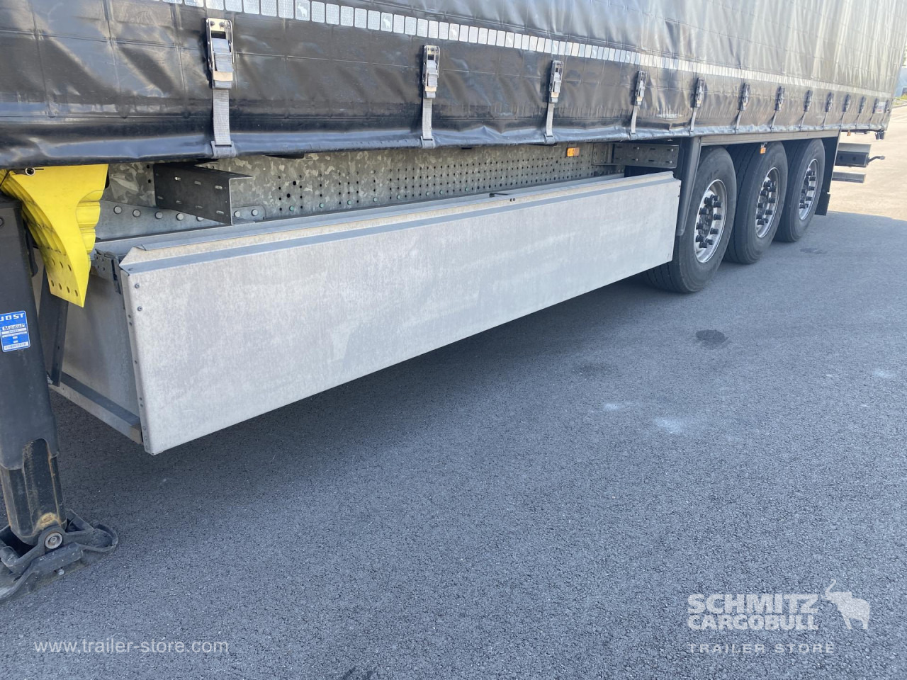 SCHMITZ Curtainsider Standard - Ponyvás félpótkocsi: 5 kép. SCHMITZ Curtainsider Standard - Ponyvás félpótkocsi: 5 kép.