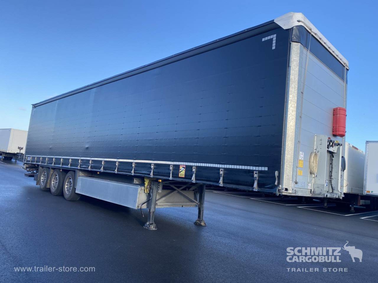 SCHMITZ Curtainsider Standard Taillift - Ponyvás félpótkocsi: 1 kép. SCHMITZ Curtainsider Standard Taillift - Ponyvás félpótkocsi: 1 kép.