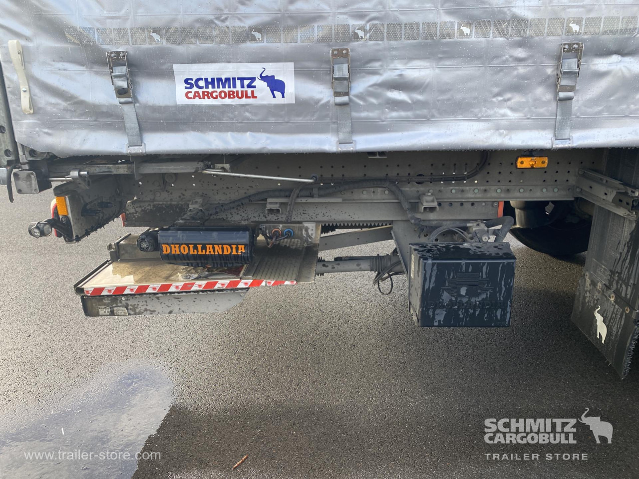 SCHMITZ Curtainsider Standard Taillift - Ponyvás félpótkocsi: 3 kép. SCHMITZ Curtainsider Standard Taillift - Ponyvás félpótkocsi: 3 kép.