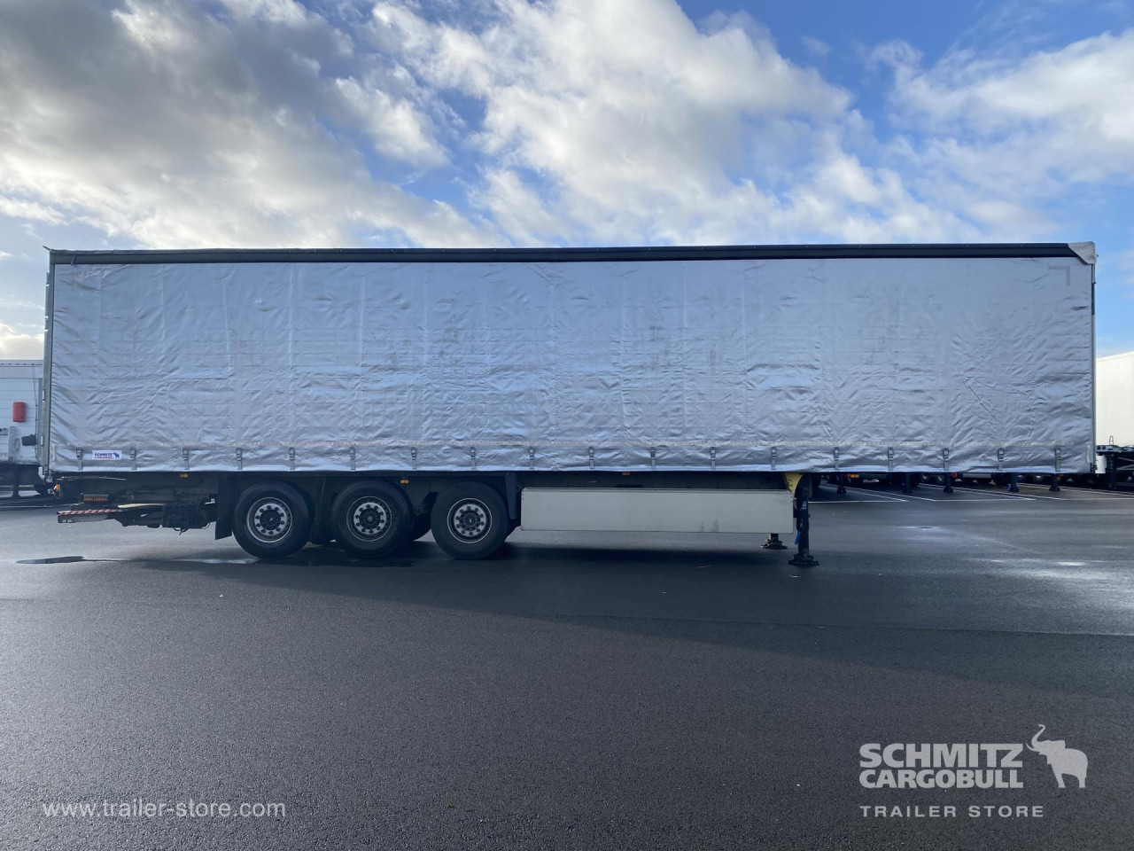 SCHMITZ Curtainsider Standard Taillift - Ponyvás félpótkocsi: 5 kép. SCHMITZ Curtainsider Standard Taillift - Ponyvás félpótkocsi: 5 kép.
