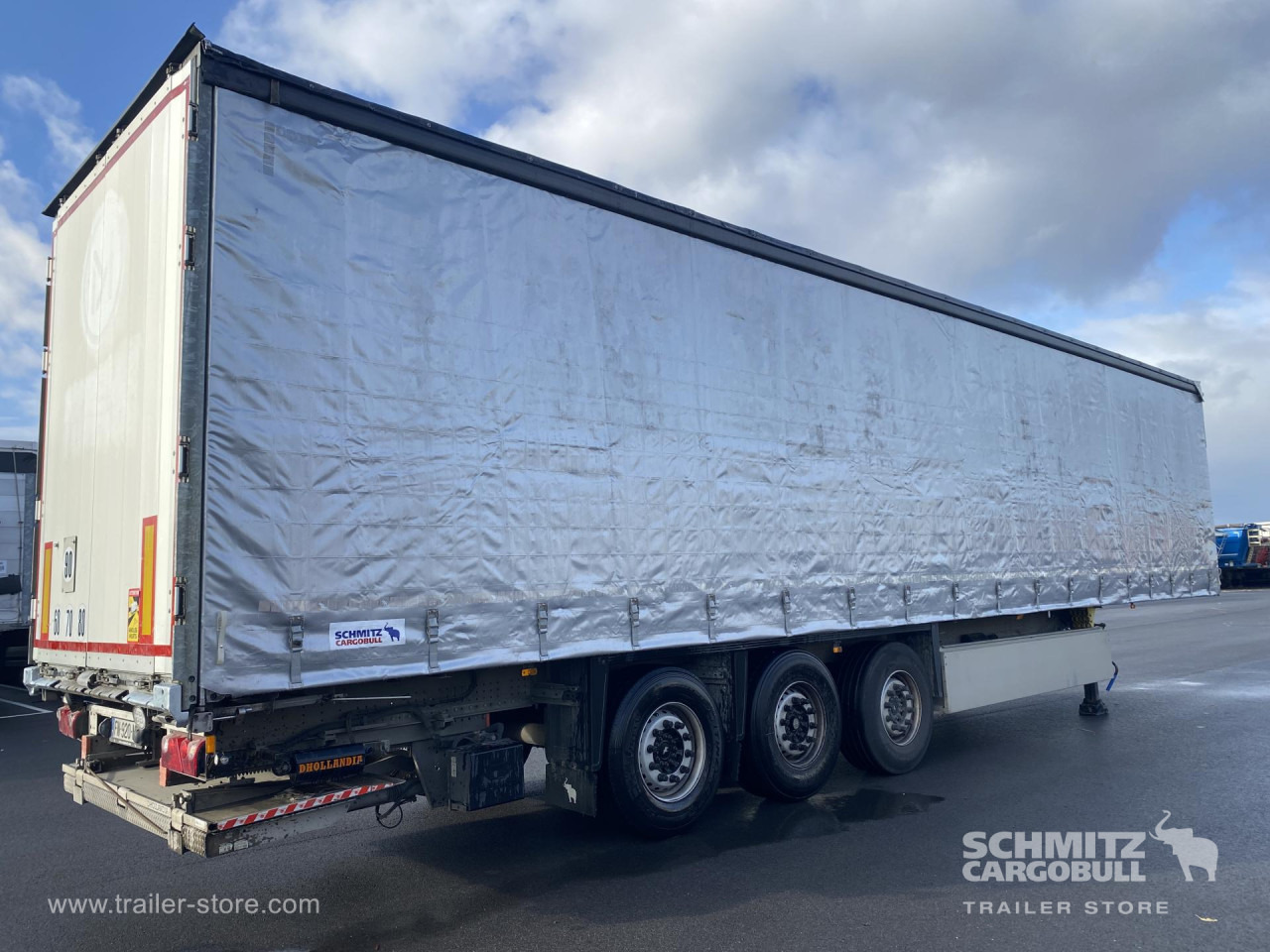 SCHMITZ Curtainsider Standard Taillift - Ponyvás félpótkocsi: 4 kép. SCHMITZ Curtainsider Standard Taillift - Ponyvás félpótkocsi: 4 kép.