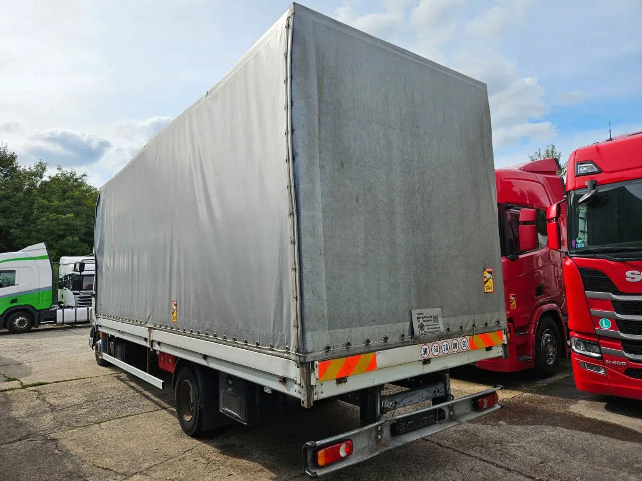 DAF LF 45.180 EEV - More units in stock! - Ponyvás kisteherautó: 4 kép. DAF LF 45.180 EEV - More units in stock! - Ponyvás kisteherautó: 4 kép.