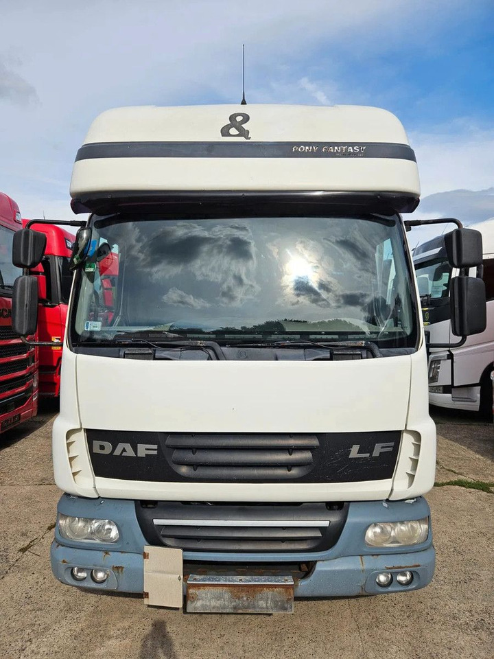 DAF LF 45.180 EEV - More units in stock! - Ponyvás kisteherautó: 2 kép. DAF LF 45.180 EEV - More units in stock! - Ponyvás kisteherautó: 2 kép.